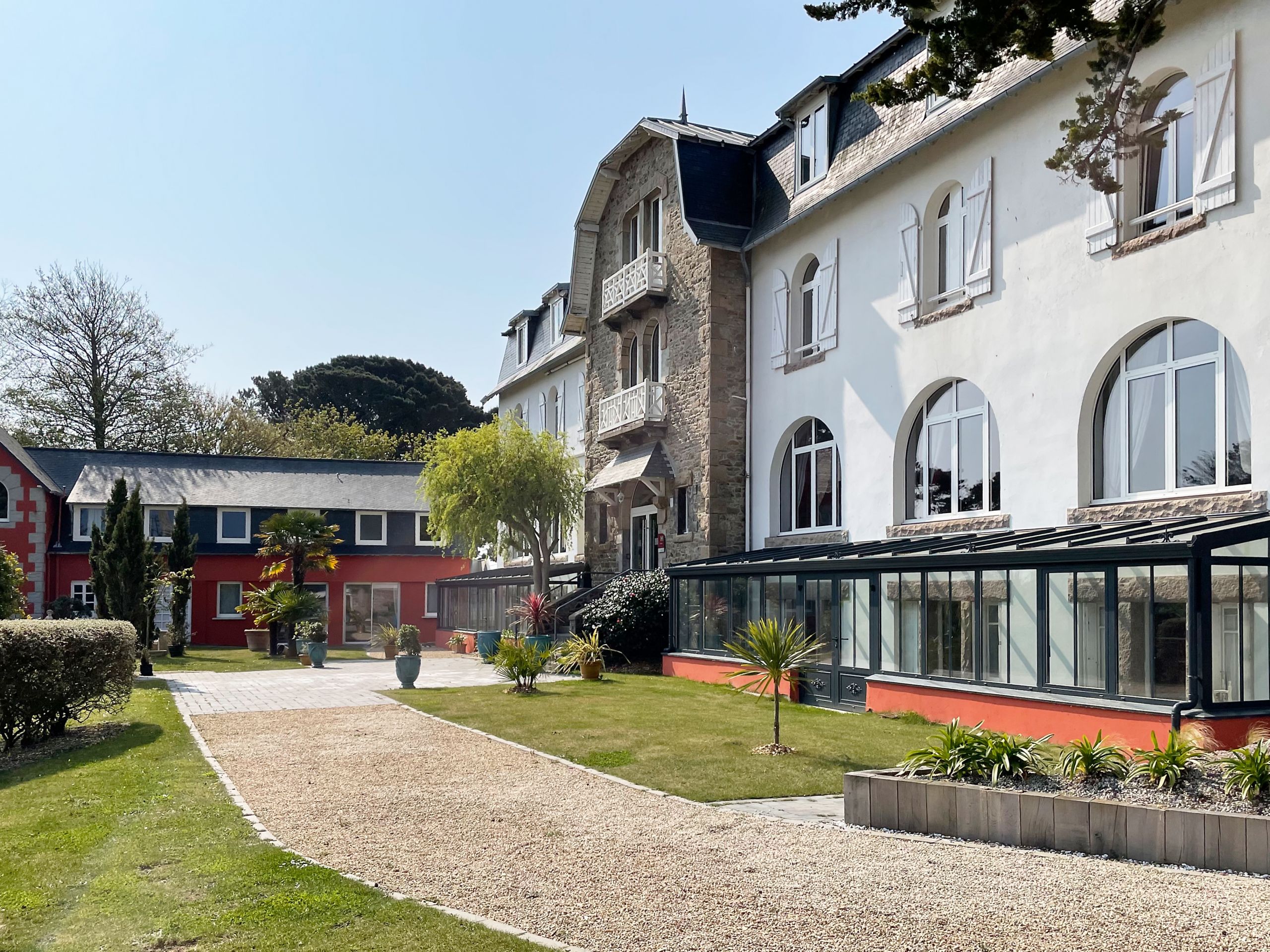 Le Park Hôtel Bellevue Trégastel et son Pavillon